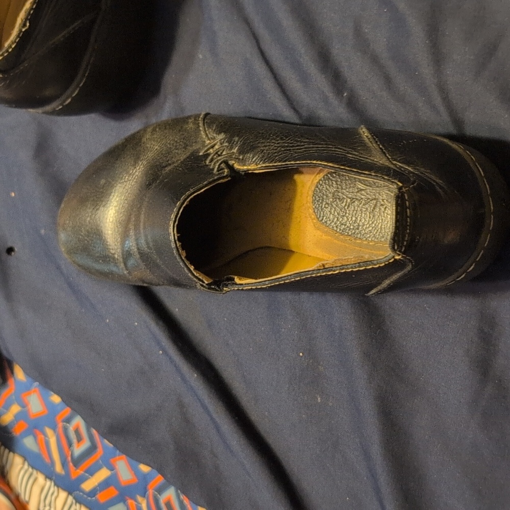 Shoes - Picture 3 of 4